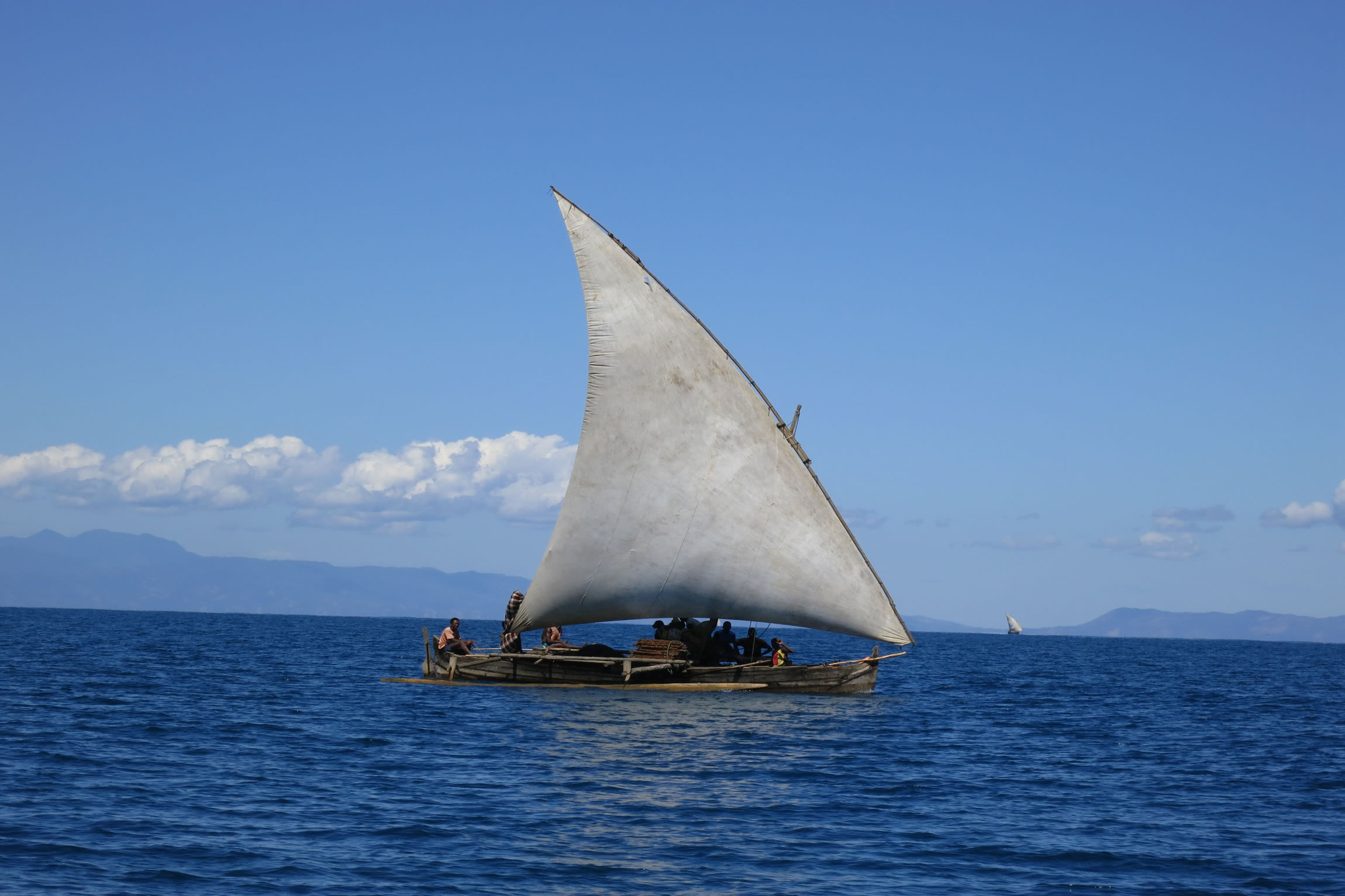 Nosy Be Reef And Rainforest Tours   Madagascar Wildlife Tours Nosy Be Hell Ville Boats Approach 